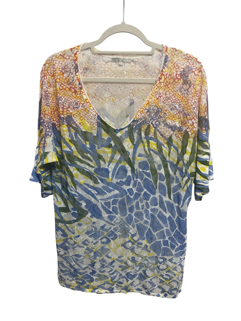 Alberto Makali Print Scoop Neck Knit Top featuring a colorful abstract pattern L
